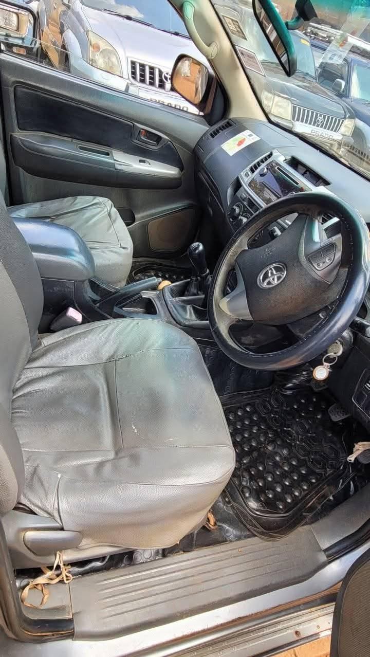 A picture of 2005 Toyota double cabin