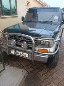 A picture of Land cruiser Prado