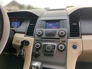 A picture of 2014 Ford Taurus Belgium Standard