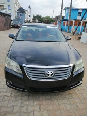 A picture of Toyota avalon 2008