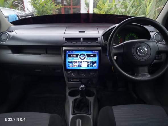 A picture of Mazda Demio MANUAL TRANSMISSION