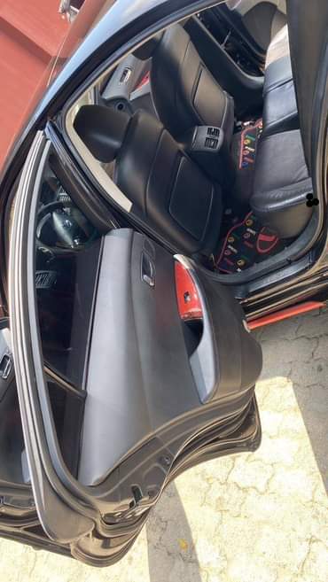A picture of Registered 2012 Lexus ES350 full option with panoramic roof Rev