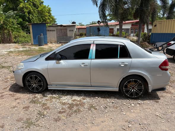 used nissan tiida