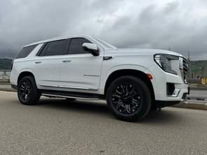 A picture of 2023 GMC YUKON SLT foreign 110M ABUJA DEAL 08132662602