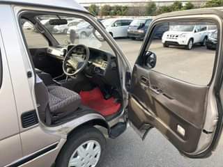 A picture of Location Dar Es Salam Port TOYOTA HIACE 1996 BEIGE KZH120G