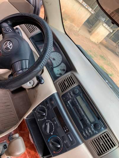 A picture of 2003 2004 Toyota Corolla se