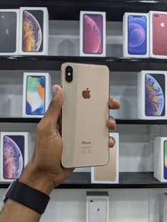 A picture of iPHONE XS MAX 64GB Tsh 500 000 Battery Changed 100