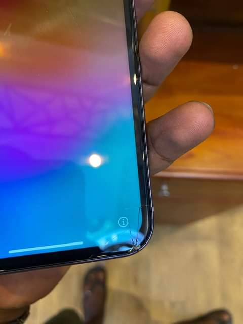 A picture of Iphone 11 plain 128