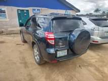 A picture of Keyless 2010 model toyota Rav4 limited edition for sale very