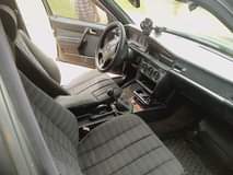 A picture of BENZ 190