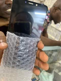 A picture of TUNABADILI VIOO VYA SIM VYENYE CRAKE KWA BEI POA