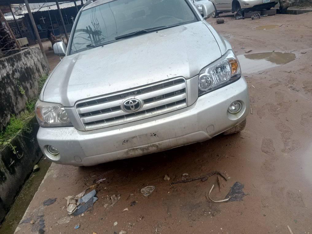 A picture of Super clean Toyota Highlander