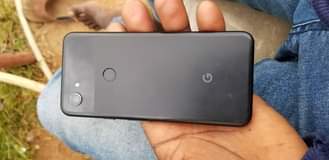 A picture of Google pixel 3a mpyaaaa 165 kesh