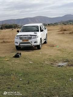 used toyota hilux