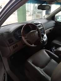 A picture of Clean used Toyota sienna 2005 model with everything excellent buy