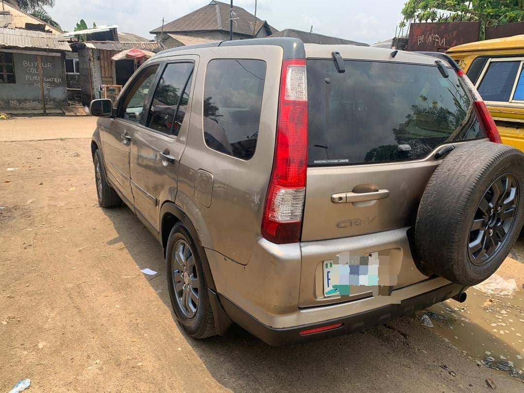 A picture of HONDA CRV 2006