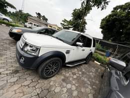 A picture of Good deal Clean well maintained 2005 LR3 upgraded to 2013
