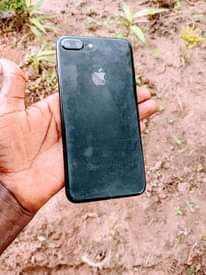 A picture of Iphone 7 plus imenyooka hii gb128 bh99 finger saaf