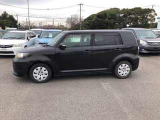 A picture of 2010 Toyota Rumion