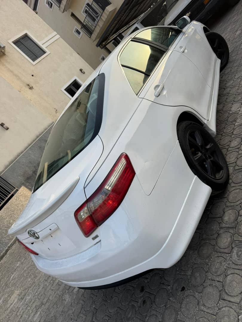 A picture of  Toyota Camry muscle SE V6 engine with engine untempered