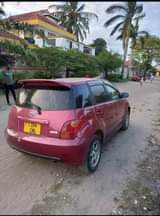 A picture of Toyota I S T