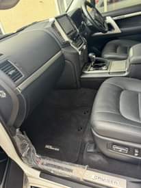 A picture of Land cruiser V8 VXR