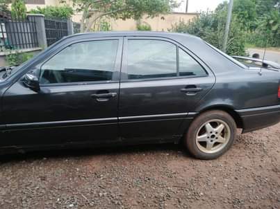 A picture of CLEAN MERCEDES BENZ C CLASS 08033318656