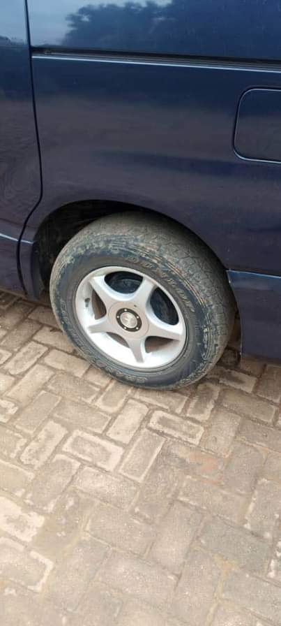 A picture of Toyota Noah 15m