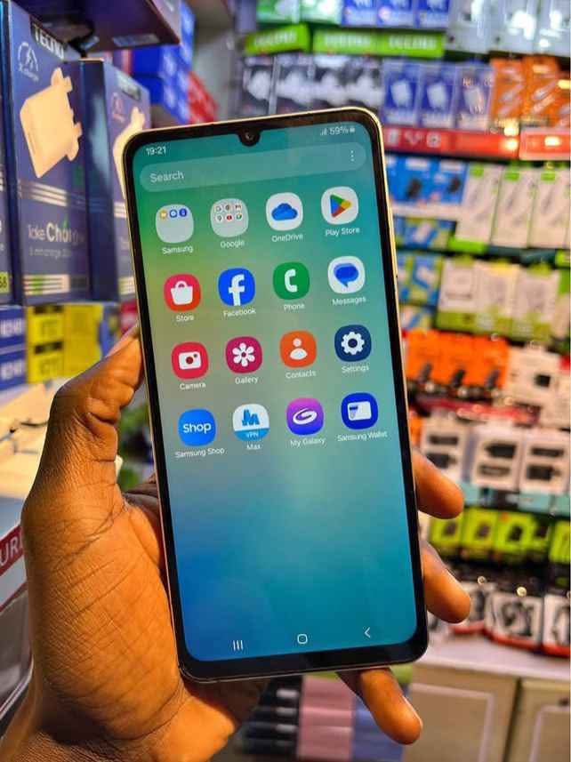 A picture of SAMSUNG GALAXY A06 CLEAN PIECE 