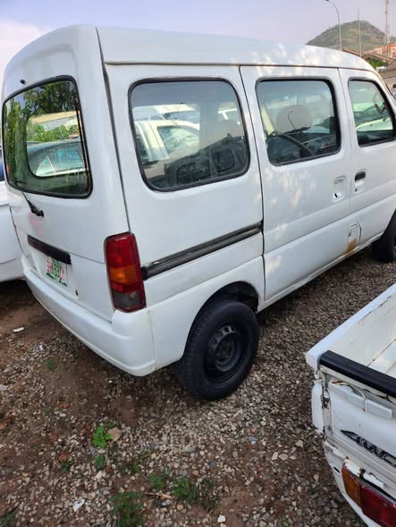 A picture of Daihatsu Mini Bus