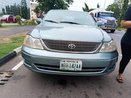 A picture of Low budget car 2005 Toyota Avalon selling cheap It s