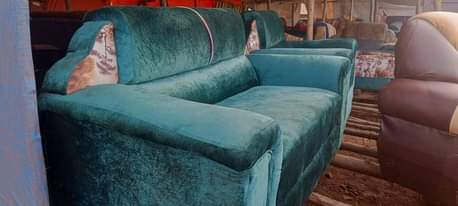 A picture of Sofaset watsap 0773317706