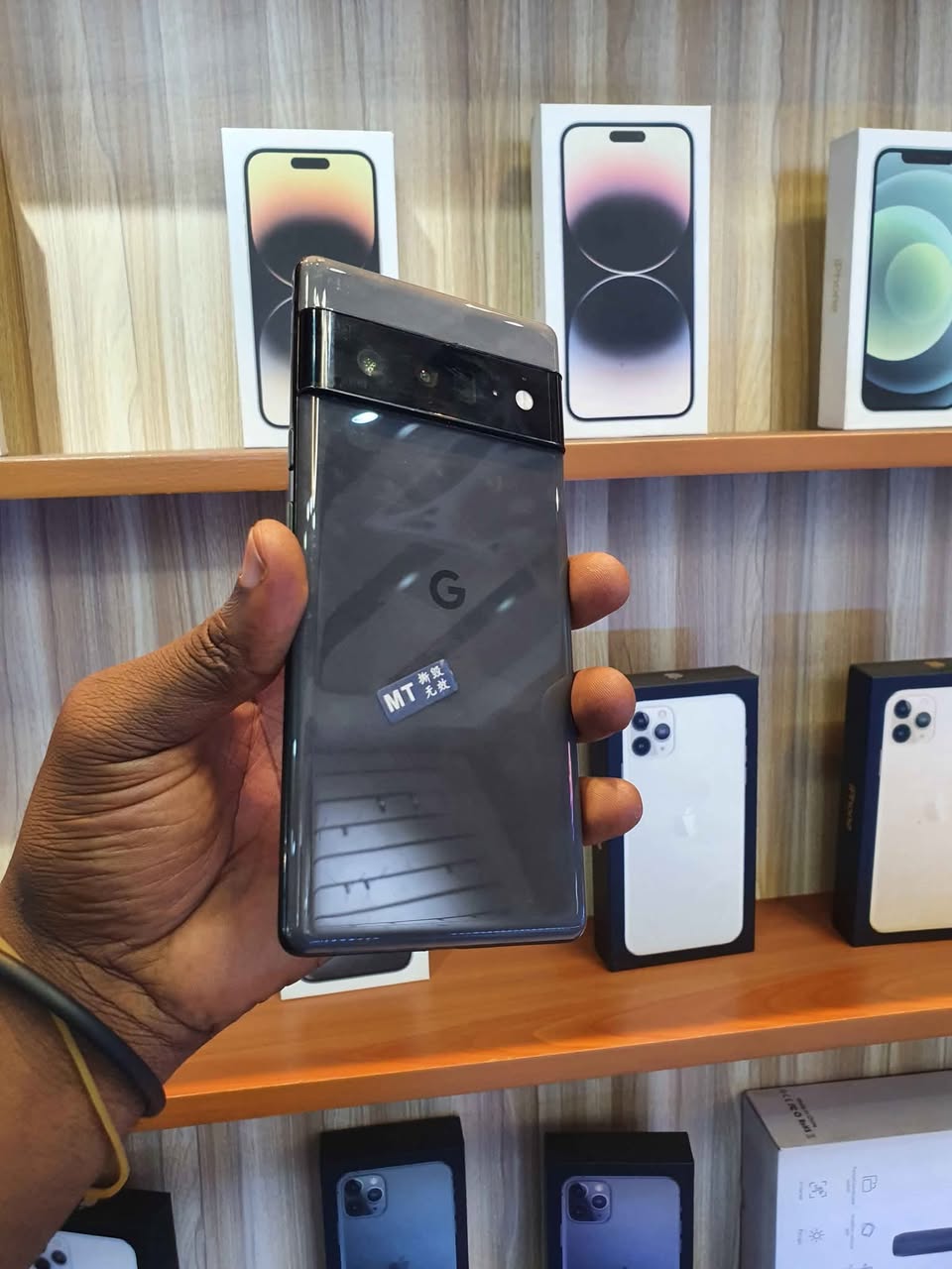 A picture of Google pixel 6pro at 480k Storage 128gb 12gb rm Call