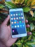A picture of Samsung j7 6