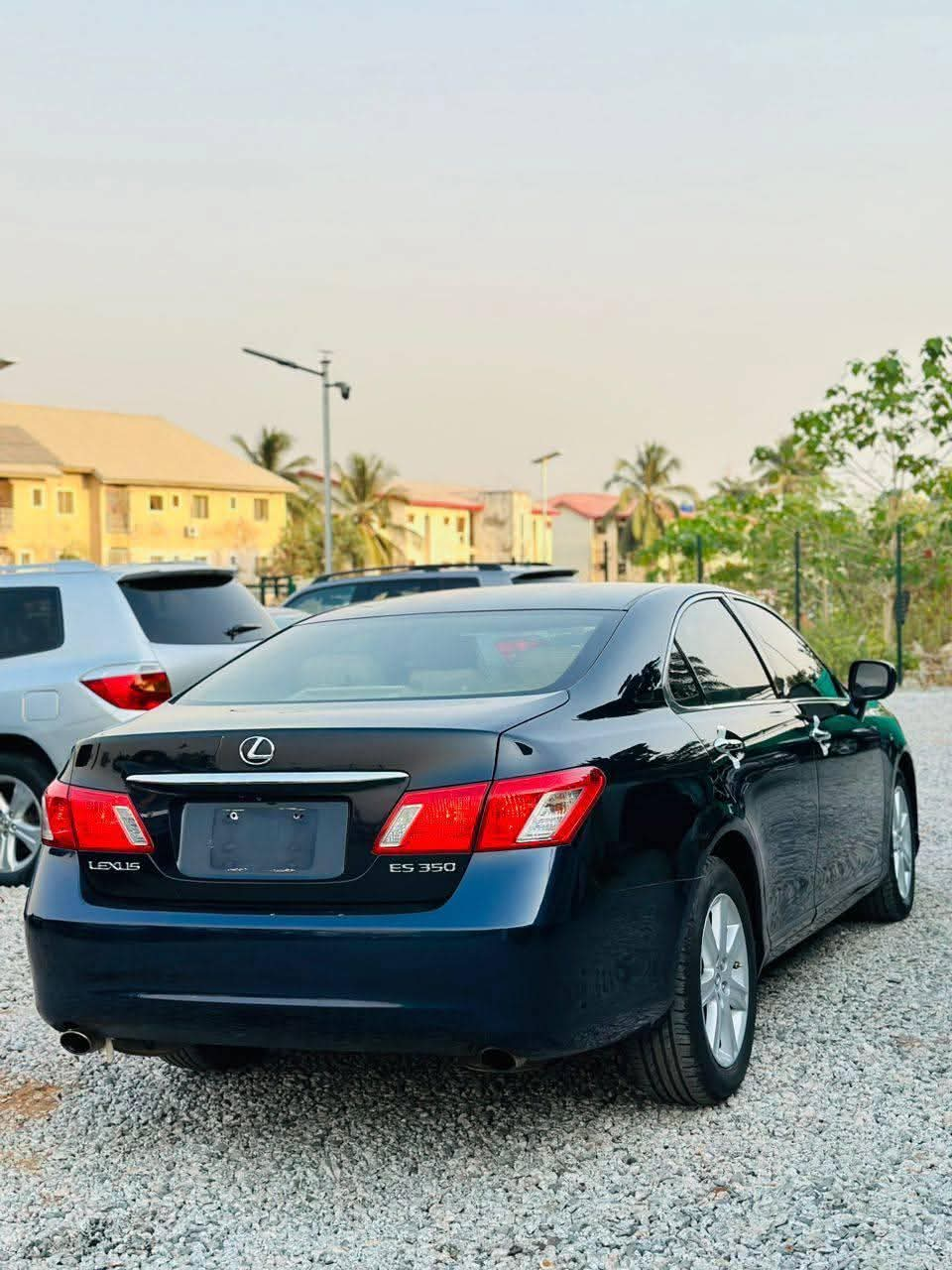 A picture of 2008 Lexus saloon