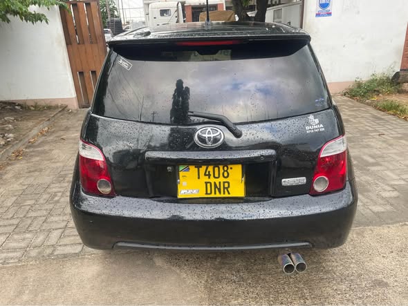 A picture of TOYOTA IST BLACK COLOUR YEAR 2004 FULL AC GARI HAINA