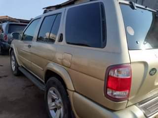 A picture of 2002 Nissan Pathfinder