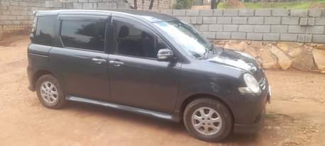 A picture of Toyota sienta for sale shs.19 000 000 slightly negotiable