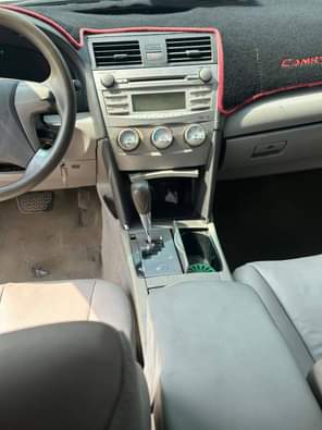 A picture of 2010 model Toyota Camry muscle LE Tokumbo standard Nothing to