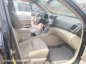 A picture of Highest grade Toyota Highlander 09 model tokumbo standard location is