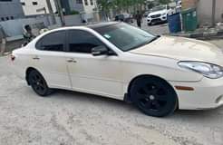 A picture of Lexus ES330 First body