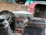 A picture of Mercedes Benz g500 2004