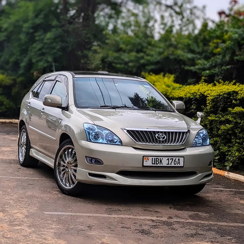 A picture of Toyota Harrier