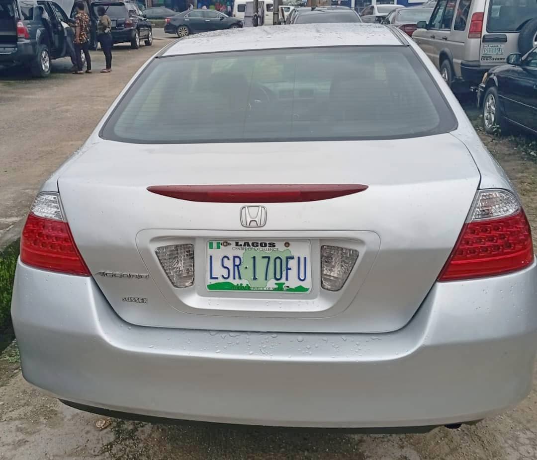 A picture of Honda Accord 2006