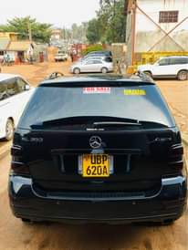 A picture of Mercedes ML350 4 MATIC