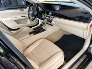 A picture of Foreign usedaccident free full option 2014 upgraded to 2018 ES350