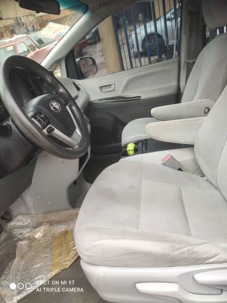 A picture of 2017 foreign used tukunbo sienna