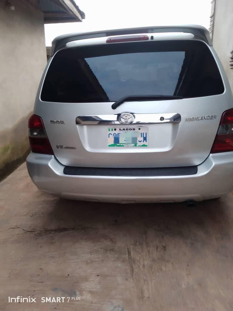 A picture of 2005 Toyota highlander