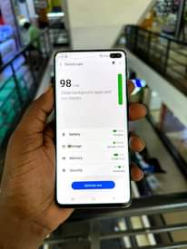 A picture of At 380k UGx negotiable Cracked Samsung S10 128gb 8gb ram