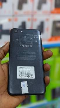 A picture of Oppo A83